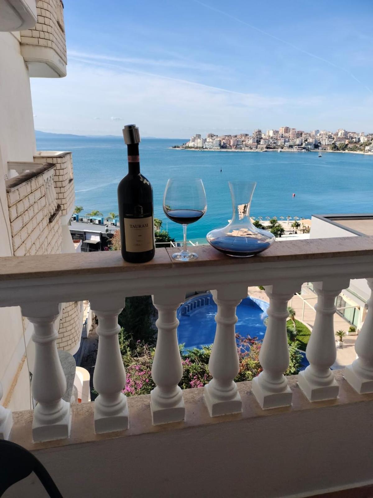 Taurasi Red Saranda Apartment Bagian luar foto
