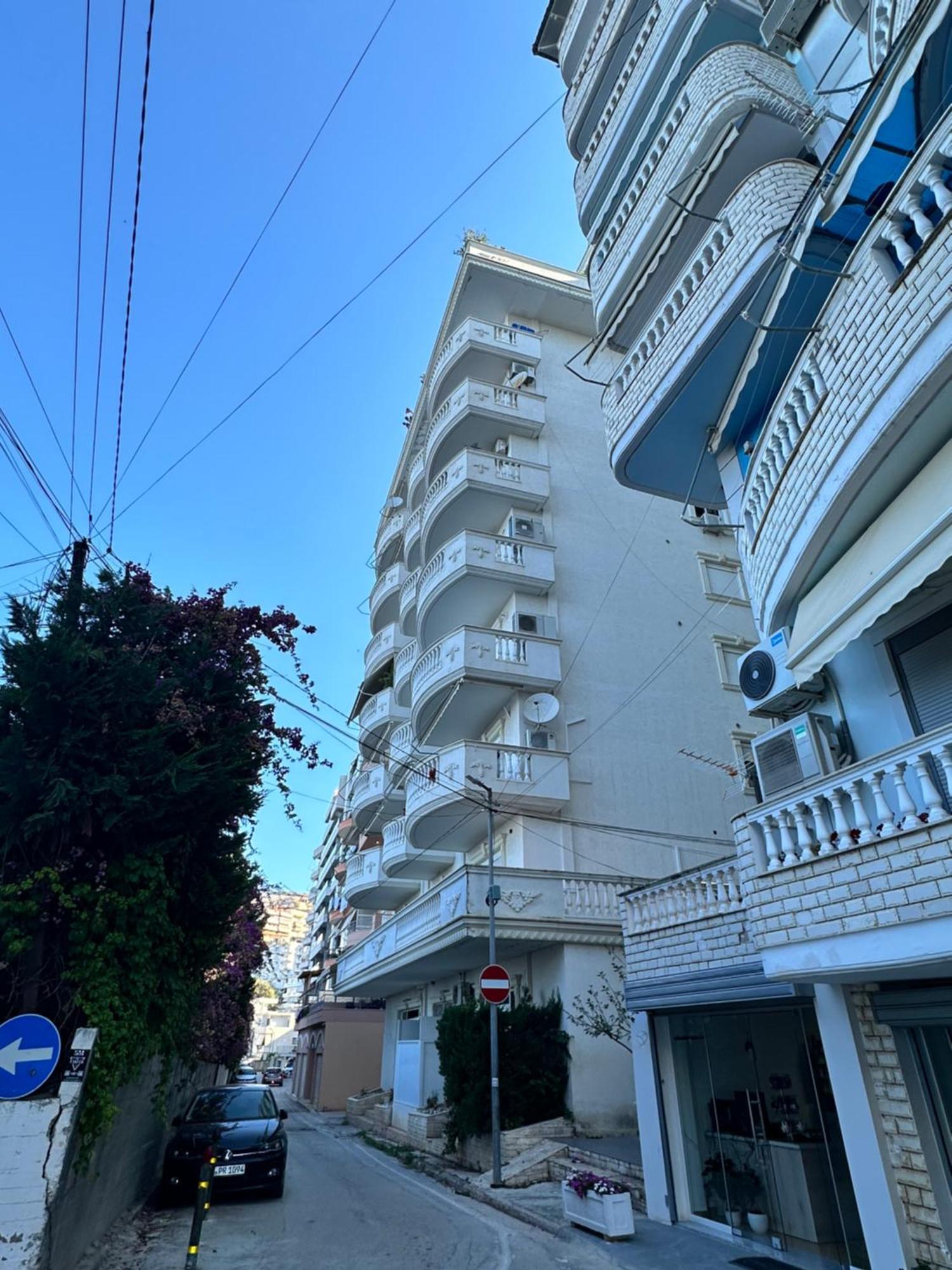 Taurasi Red Saranda Apartment Bagian luar foto