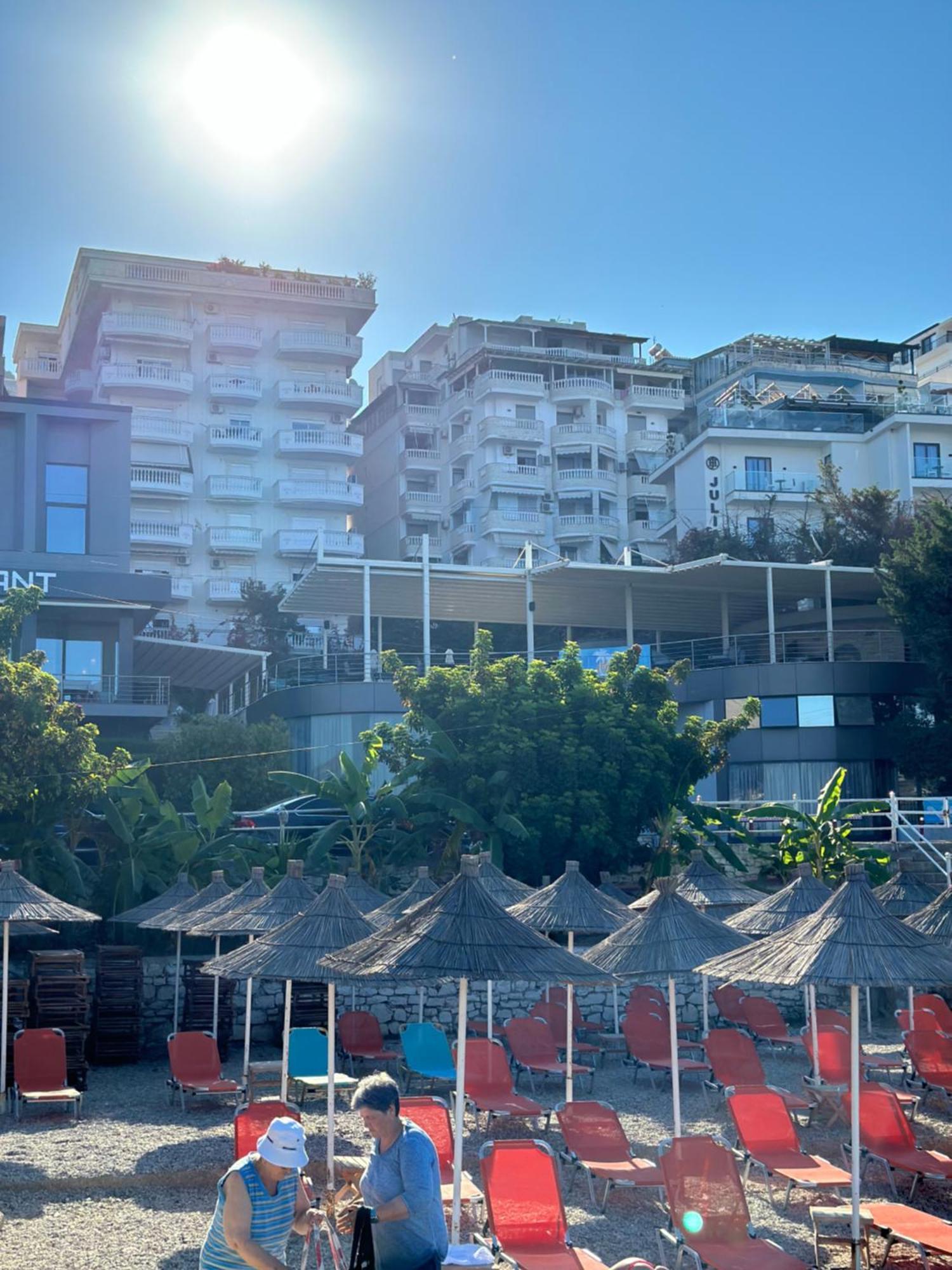 Taurasi Red Saranda Apartment Bagian luar foto
